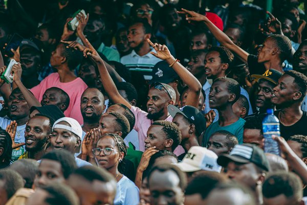 Dynamisez l'engagement jeunesse : idées innovantes pour stimuler la participation citoyenne